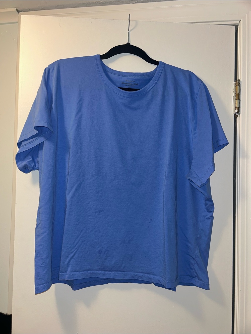 Abercrombie & Fitch Essentials Body Skimming T-Shirt